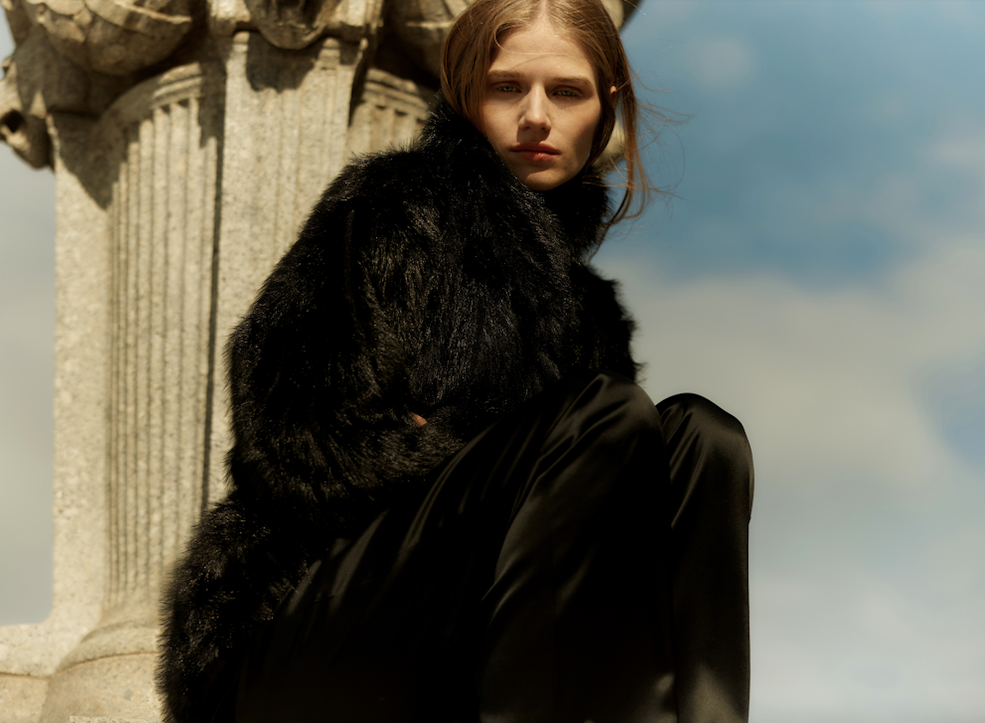 Sofia Irina 'Giselle' cropped coat- black